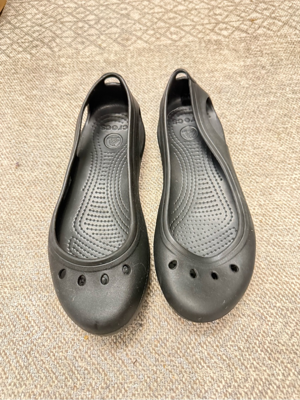 Crocs Women's Black Slip-On Ballet Flats size 7